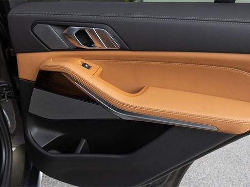 New 2026 BMW X5 xDrive50e w/ Climate Comfort Package image 18