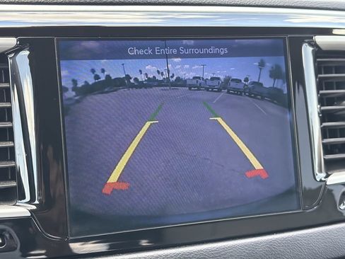 Used 2017 Chrysler Pacifica Touring Plus FWD image 22