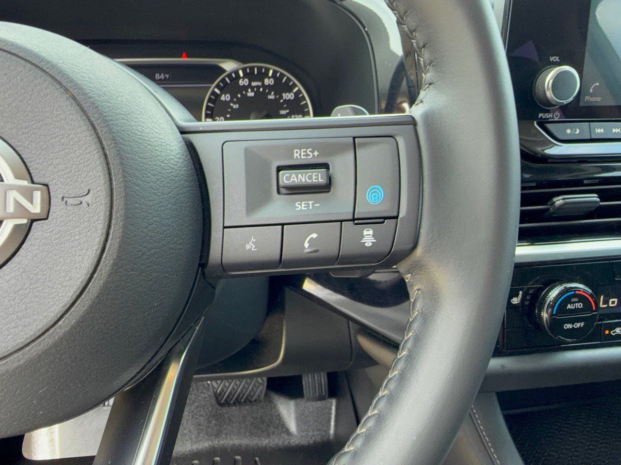 Used 2024 Nissan Pathfinder SV FWD image 19