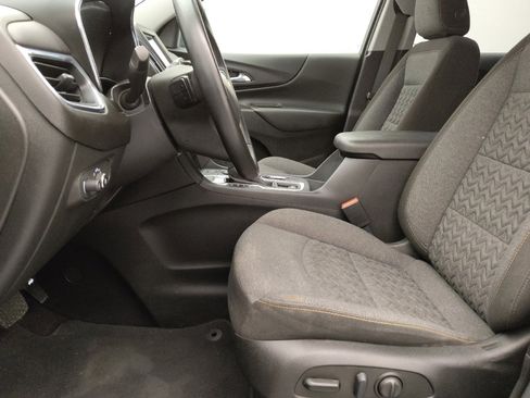 Used 2023 Chevrolet Equinox LT w/ Driver Convenience Package image 17