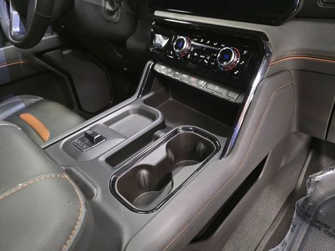 Used 2024 GMC Sierra 2500 AT4 w/ AT4 Premium Plus Package image 12