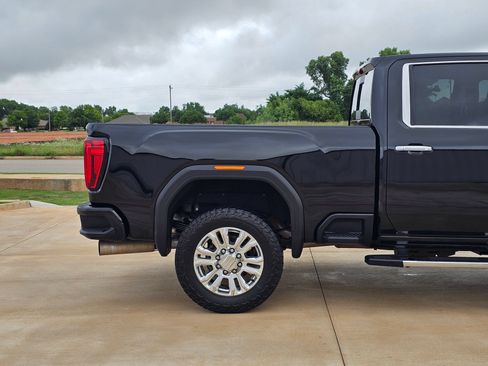 Used 2020 GMC Sierra 3500 Denali w/ Denali Ultimate Package AWD/4WD image 9