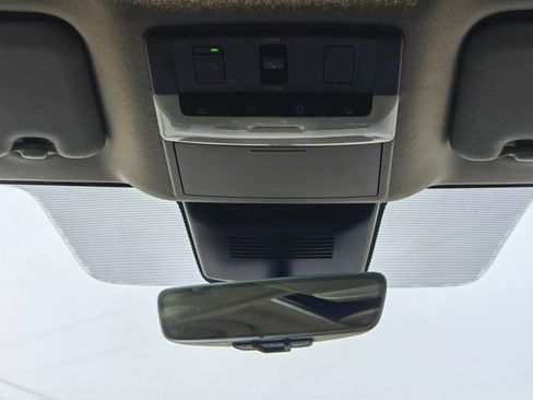 Used 2022 Nissan Sentra SR w/ SR Premium Package FWD image 19