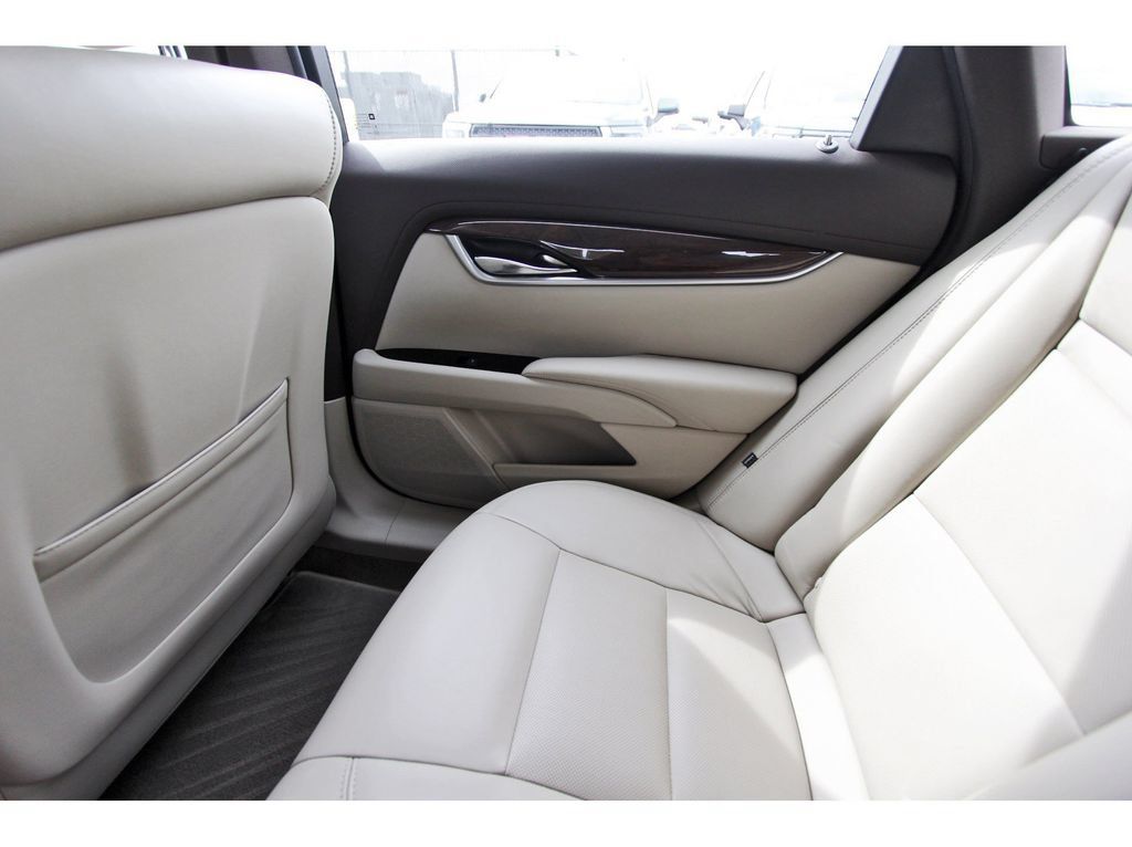 Used 2014 Cadillac XTS Luxury w/ Driver Awareness Package FWD image 12