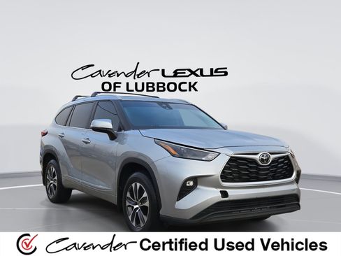Used 2023 Toyota Highlander XLE image 1