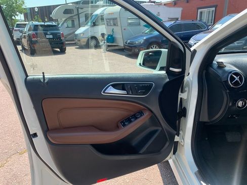 Used 2014 Mercedes-Benz B 250e image 12