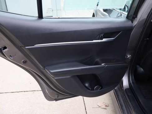 Used 2023 Toyota Camry SE image 17