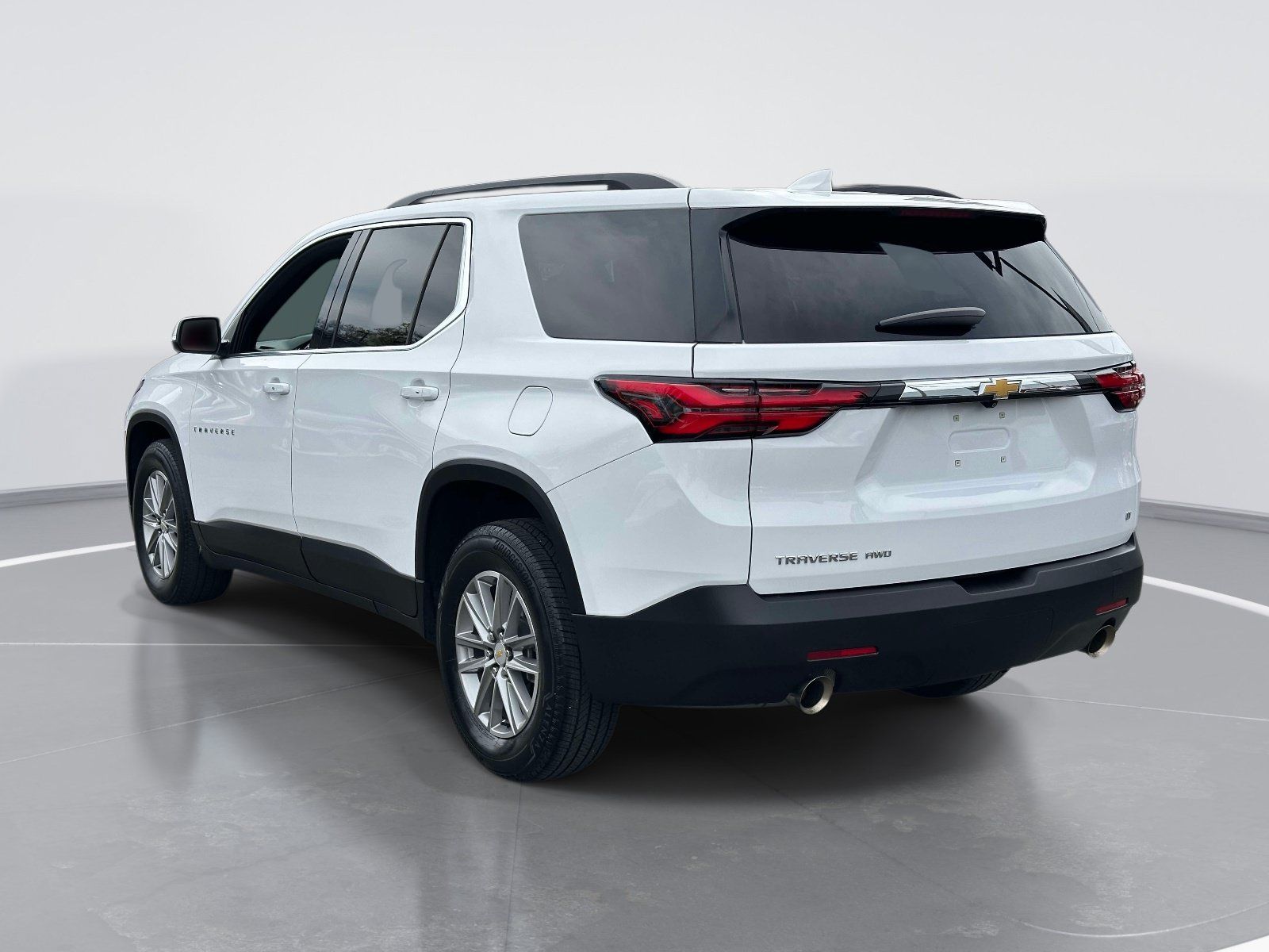 Used 2023 Chevrolet Traverse LT AWD/4WD image 7