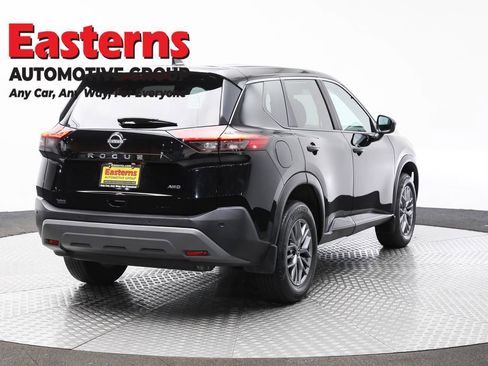Used 2023 Nissan Rogue S image 5