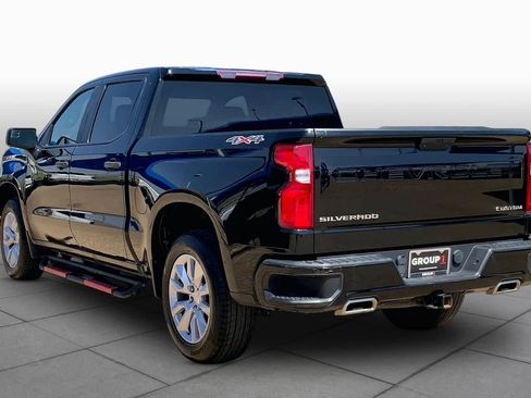 Used 2020 Chevrolet Silverado 1500 Custom w/ Custom Value Package AWD/4WD image 12