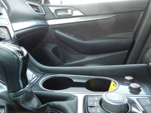 Used 2016 Nissan Maxima SR image 40