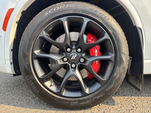 Used 2024 Dodge Durango R/T w/ Tow 'N Go Group AWD/4WD image 9