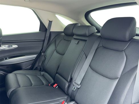 Used 2024 Genesis GV70 2.5T w/ Select Package image 39