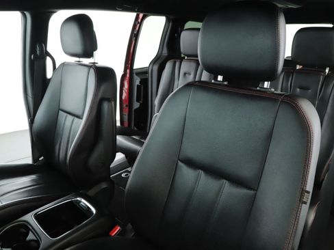 Used 2018 Dodge Grand Caravan GT image 4