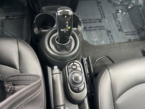 Used 2023 MINI Cooper 2-Door Hardtop image 11