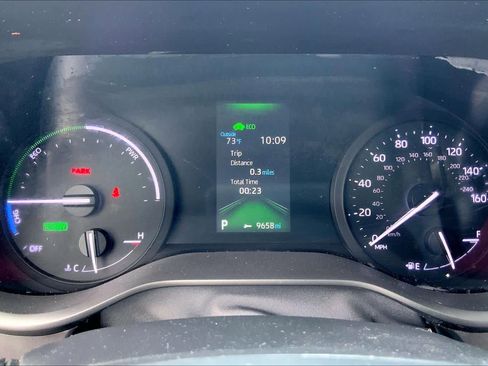 Used 2022 Toyota Sienna XLE image 23