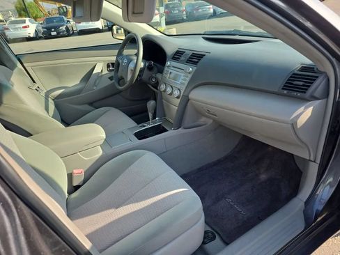 Used 2011 Toyota Camry LE FWD image 9