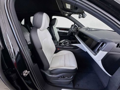 New 2026 Porsche Cayenne S image 21