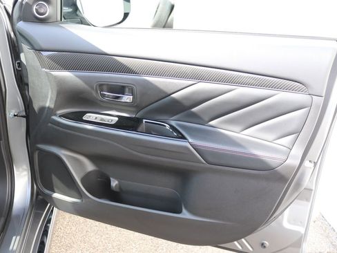 Used 2021 Mitsubishi Outlander LE AWD/4WD image 8