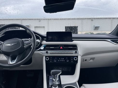 Used 2025 Genesis G70 2.5T image 18