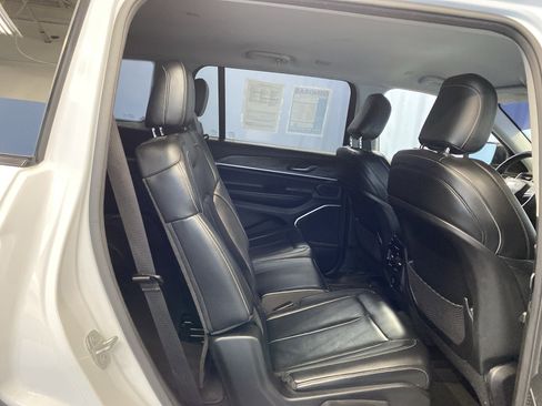 Used 2021 Jeep Grand Cherokee L Limited image 41