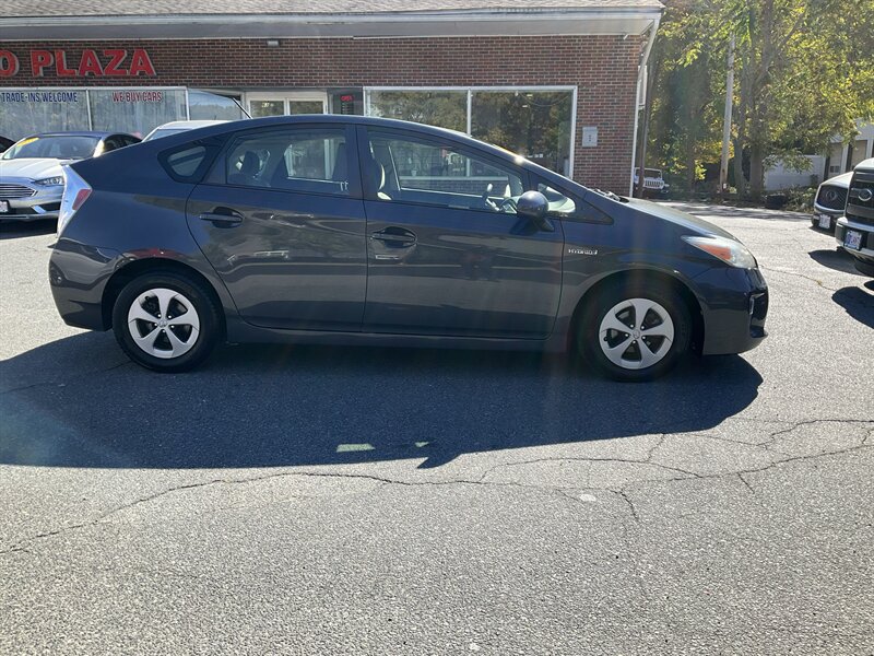 Used 2012 Toyota Prius Two FWD image 4
