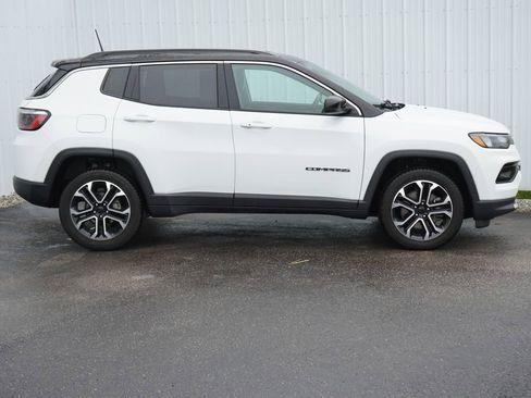 Used 2023 Jeep Compass Limited AWD/4WD image 2