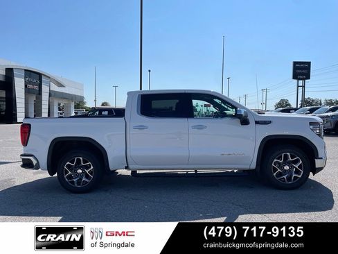 Used 2022 GMC Sierra 1500 SLT w/ SLT Convenience Package AWD/4WD image 8