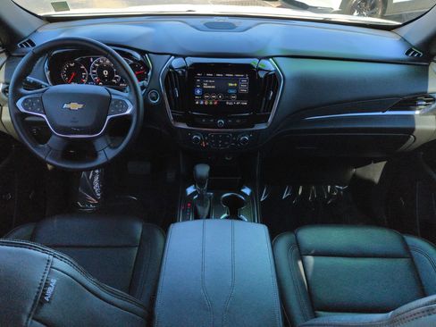 Used 2023 Chevrolet Traverse High Country image 15