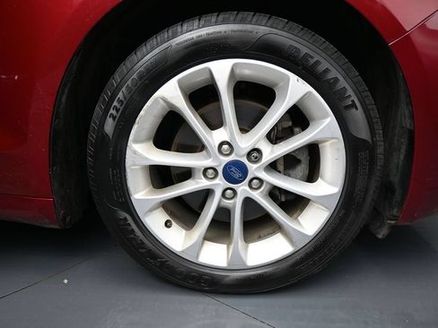 Used 2019 Ford Fusion SE FWD image 25