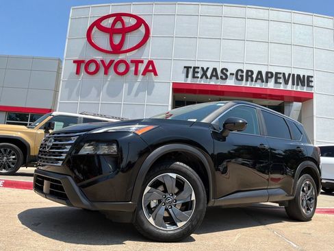 Used 2025 Nissan Rogue SV FWD image 2