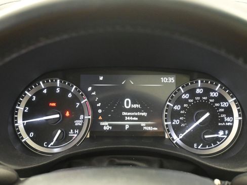 Used 2022 Toyota Highlander XLE image 10