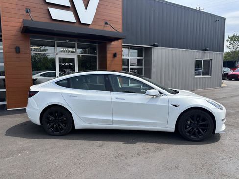 Used 2019 Tesla Model 3 Standard Range Plus RWD image 2
