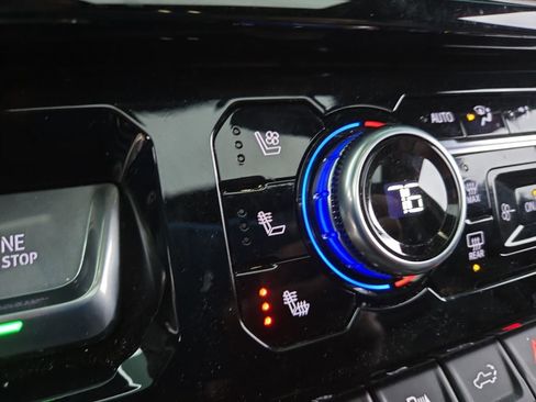 Used 2025 GMC Sierra 2500 AT4 w/ AT4 Premium Plus Package image 24