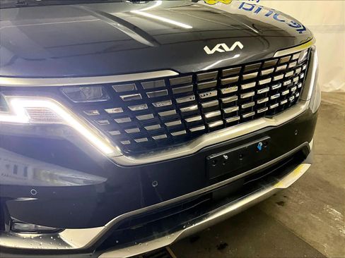 Used 2024 Kia Carnival SX image 32