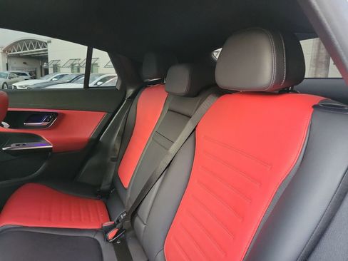 Used 2024 Mercedes-Benz GLC 300 4MATIC image 14