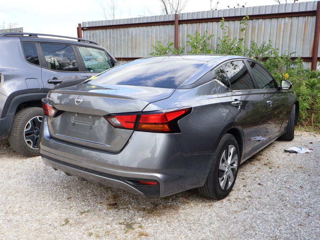 Used 2023 Nissan Altima 2.5 S FWD image 2