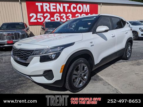 Used 2022 Kia Seltos LX AWD/4WD image 1