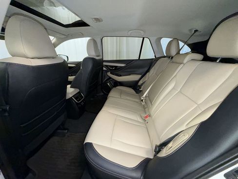 Used 2025 Subaru Outback Limited image 12