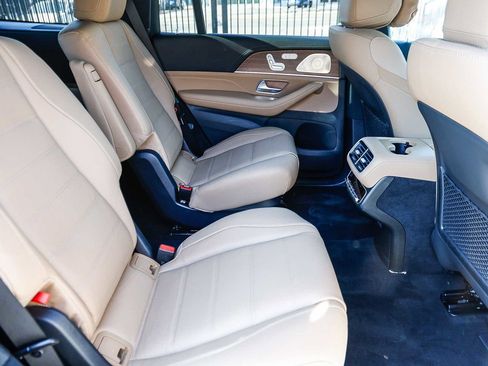 New 2026 Mercedes-Benz GLS 580 4MATIC image 18
