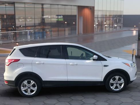 Used 2016 Ford Escape SE image 3