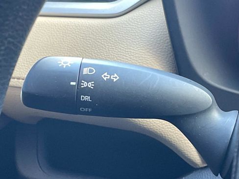 Used 2021 Toyota RAV4 LE FWD image 22
