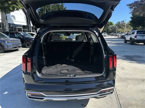 Used 2023 Kia Sorento S image 22