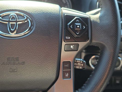 Used 2023 Toyota Tacoma TRD Off-Road w/ Technology Package AWD/4WD image 31