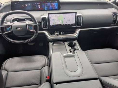 New 2025 Ford Expedition Platinum w/ Stealth Performance Package AWD/4WD image 16