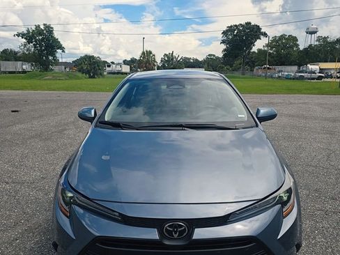 Used 2025 Toyota Corolla LE FWD image 2