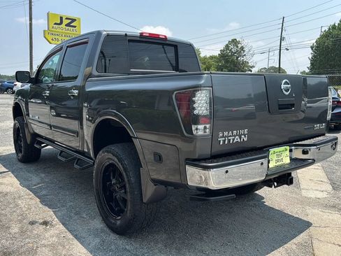 Used 2010 Nissan Titan LE AWD/4WD image 5
