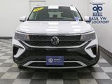 Certified 2022 Volkswagen Taos SE image 4