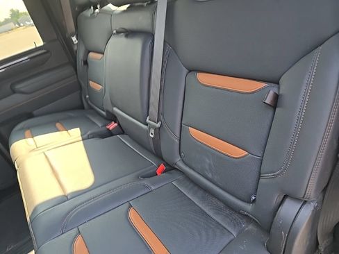 Used 2025 GMC Sierra 2500 AT4 w/ AT4 Premium Plus Package AWD/4WD image 18