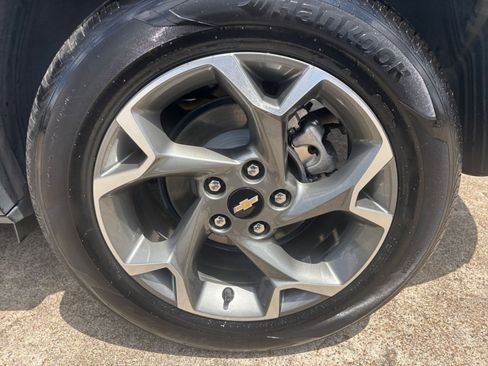 Used 2025 Chevrolet Trax LT w/ LT Convenience Package FWD image 29